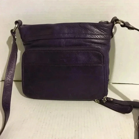 B. Makowsky purple leather crossbody handbag - Picture 3 of 8